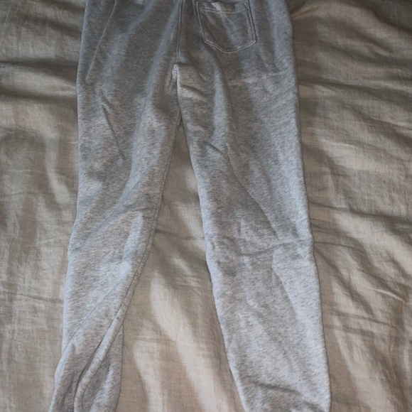 Hollister joggers - Picture 2 of 3
